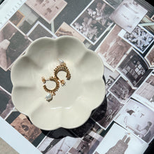 Load image into Gallery viewer, Solana Pearl Hoops