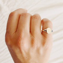 Load image into Gallery viewer, The Classic Signet