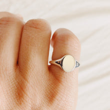 Load image into Gallery viewer, The Classic Signet