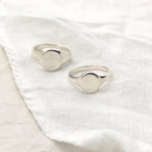 Load image into Gallery viewer, The Classic Signet